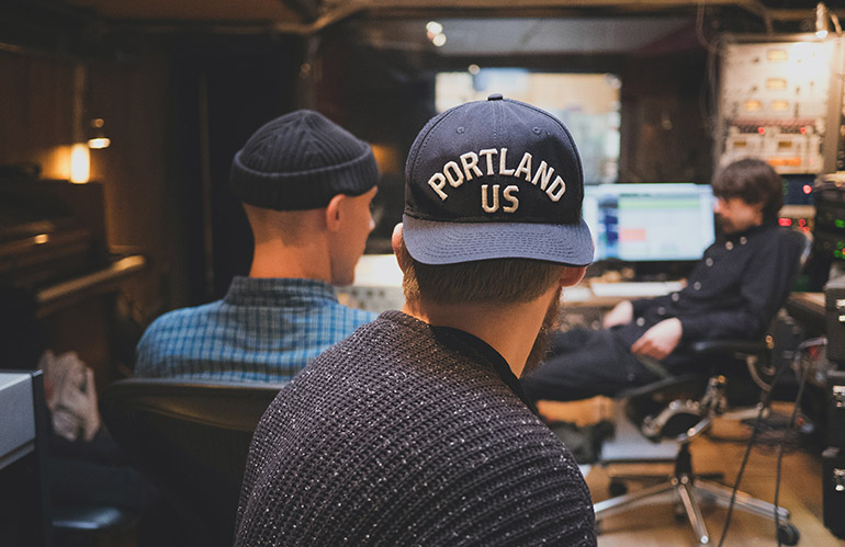 اکران فیلم سینمایی «مست عشق» به تعویق افتاد